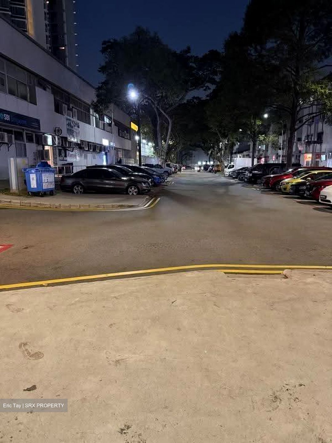 Ang Mo Kio Avenue 8 (D20), Shop House #611822561